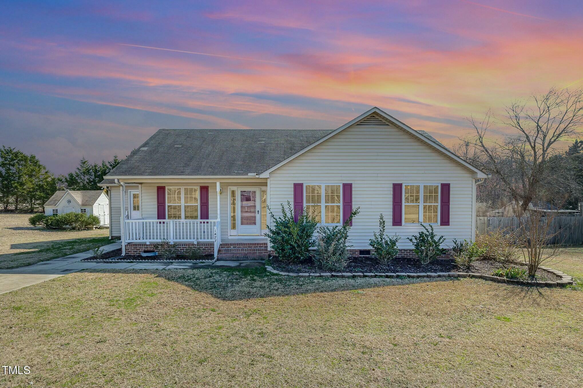 Property Photo: 1477 Moneypenny Court NC 27592