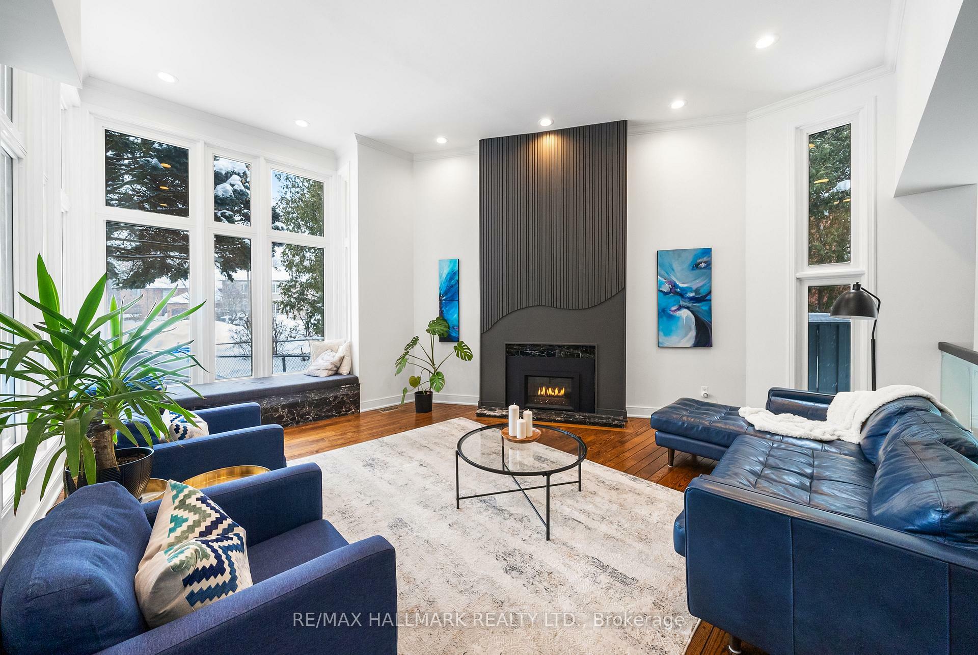 Property Photo: 97 Clarinda Dr ON M2K 2V2