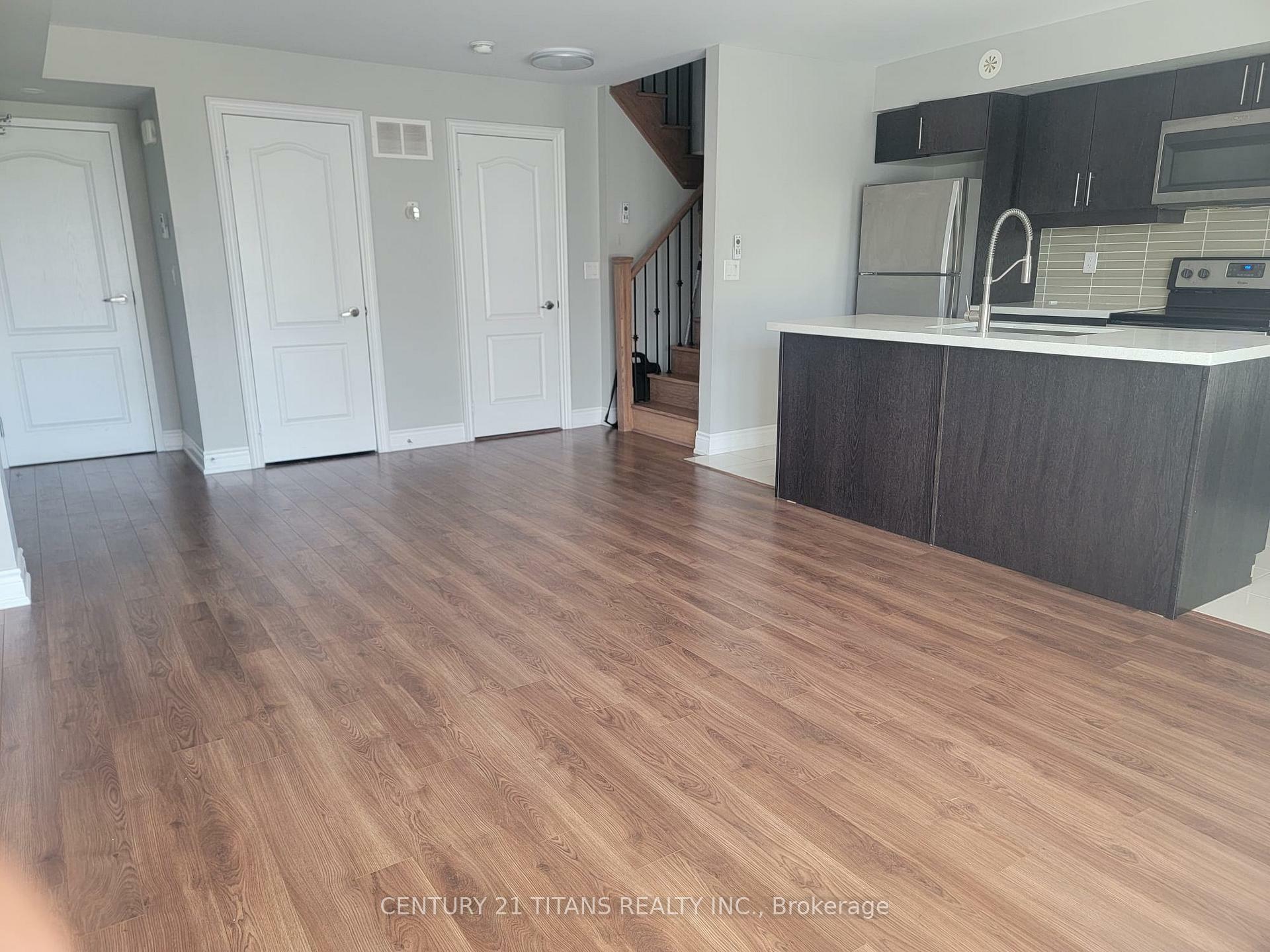 Property Photo: 60 Dunsheath Way 720 ON L6B 1N3