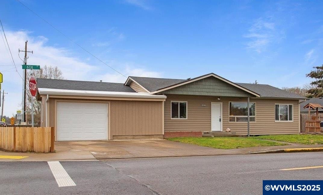 Property Photo: 2590 S 6th St OR 97355