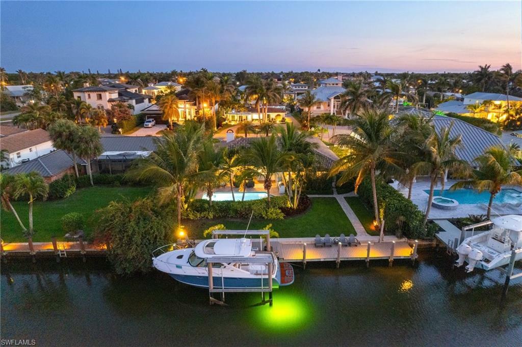 Property Photo: 1515 Osprey Ave FL 34102
