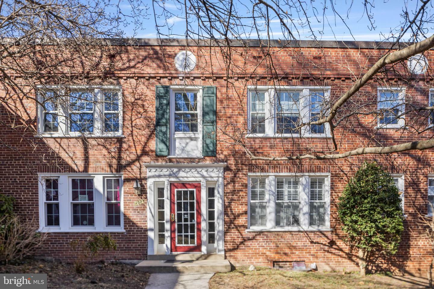 1902 Rhodes Street N 66  Arlington VA 22201 photo