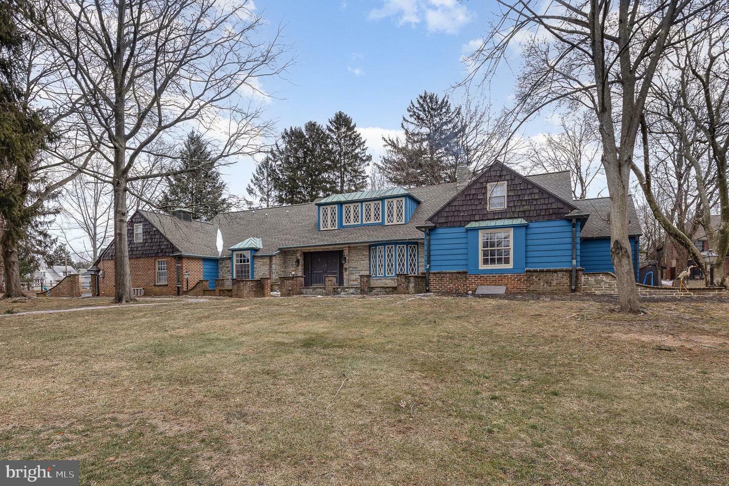 Property Photo:  303 W Maplewood Avenue  PA 17055 