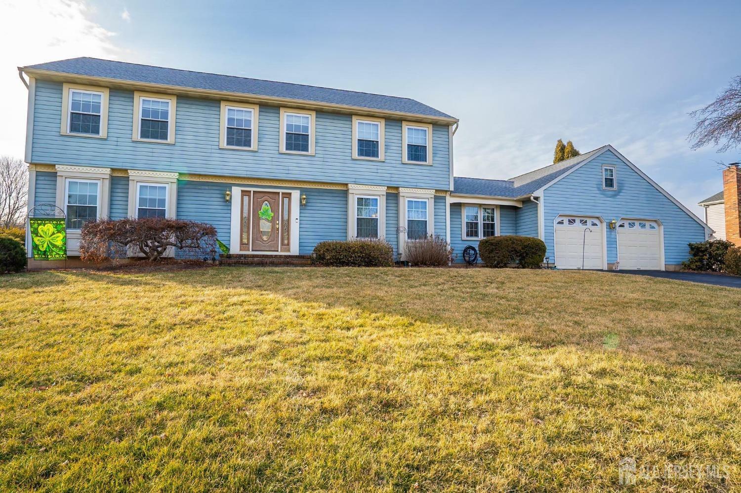 Property Photo:  7 Glengarry Way  NJ 08550 