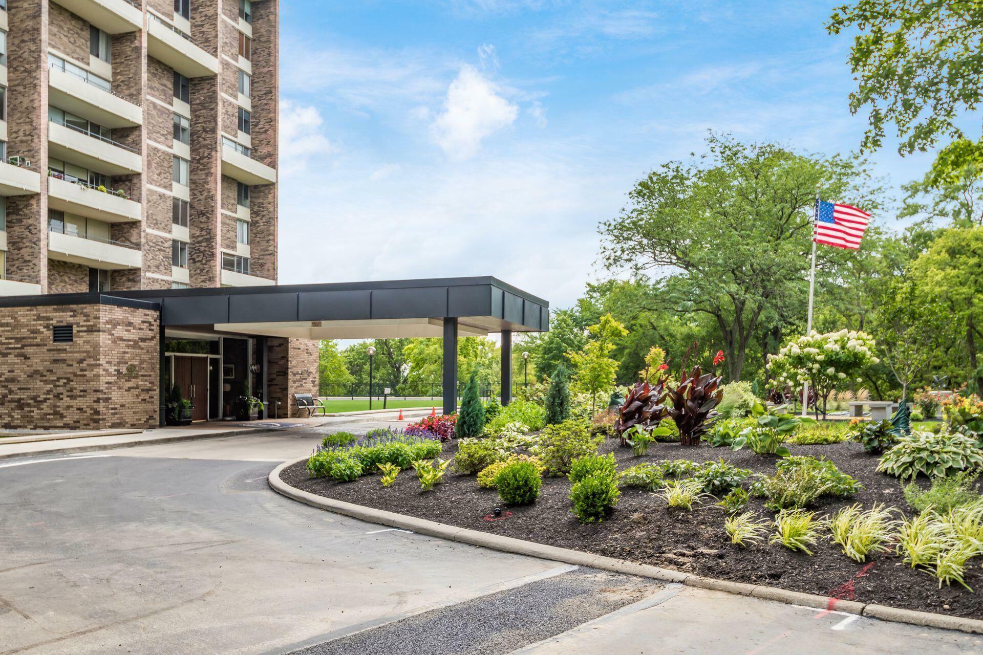 Property Photo: 1000 Urlin Avenue OH 43212