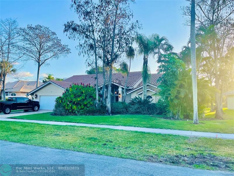 Property Photo:  1558 Grantham Dr  FL 33414 