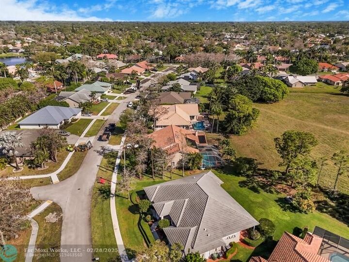 Property Photo:  1558 Grantham Dr  FL 33414 