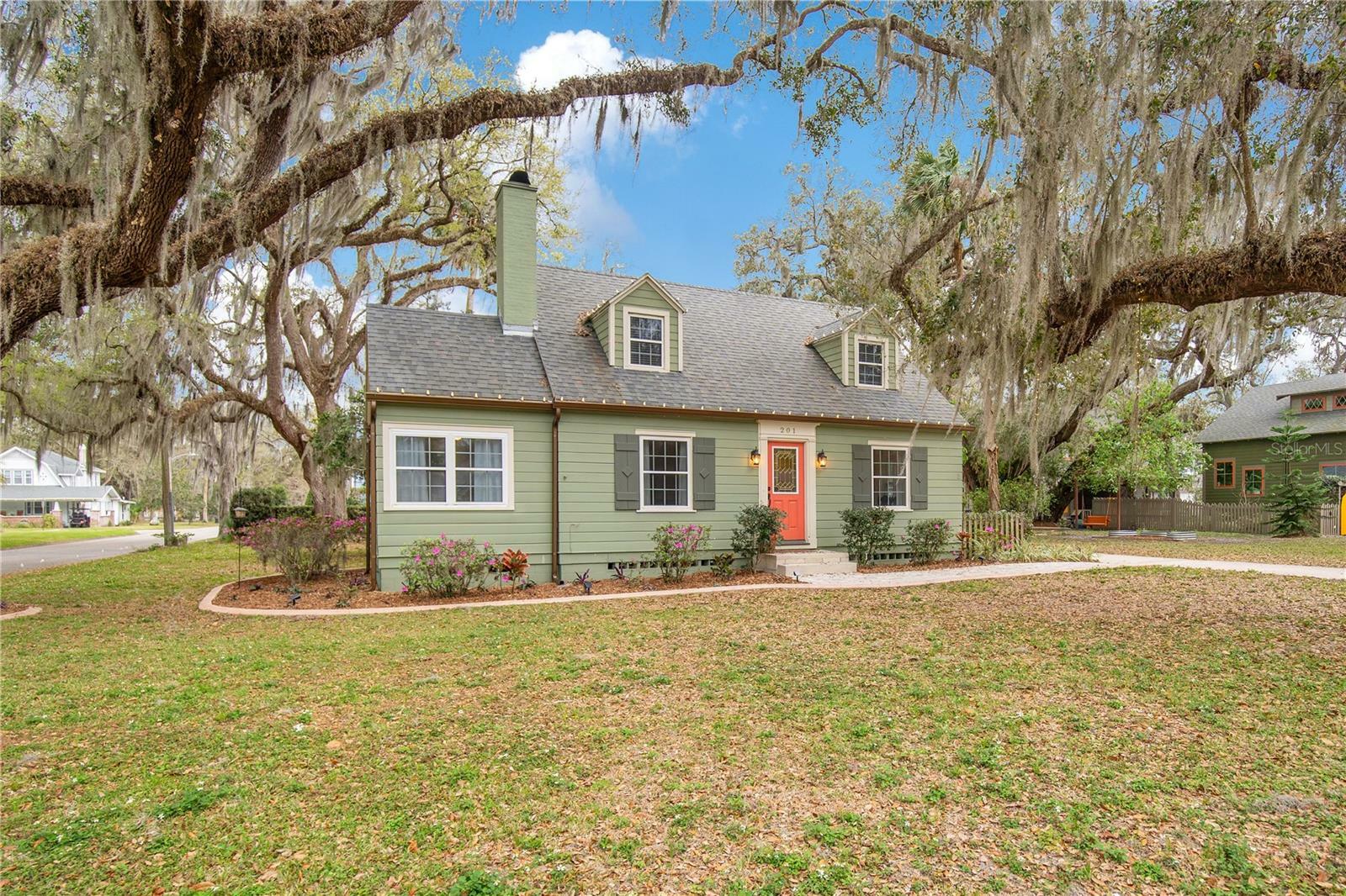 Property Photo:  201 W 16th Street  FL 32771 