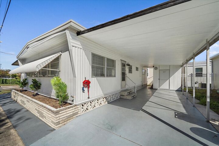 Property Photo: 2103 18th Street W FL 34205