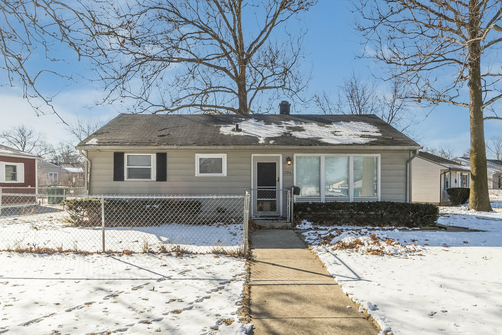 Property Photo: 1306 Schriber Avenue IL 60435