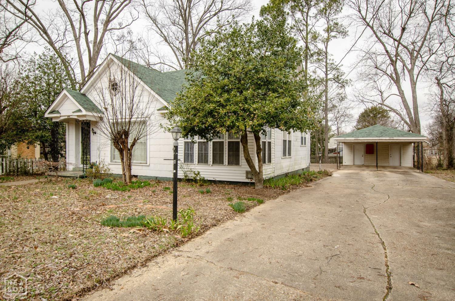 Property Photo:  408 W Cherry Avenue  AR 72401 