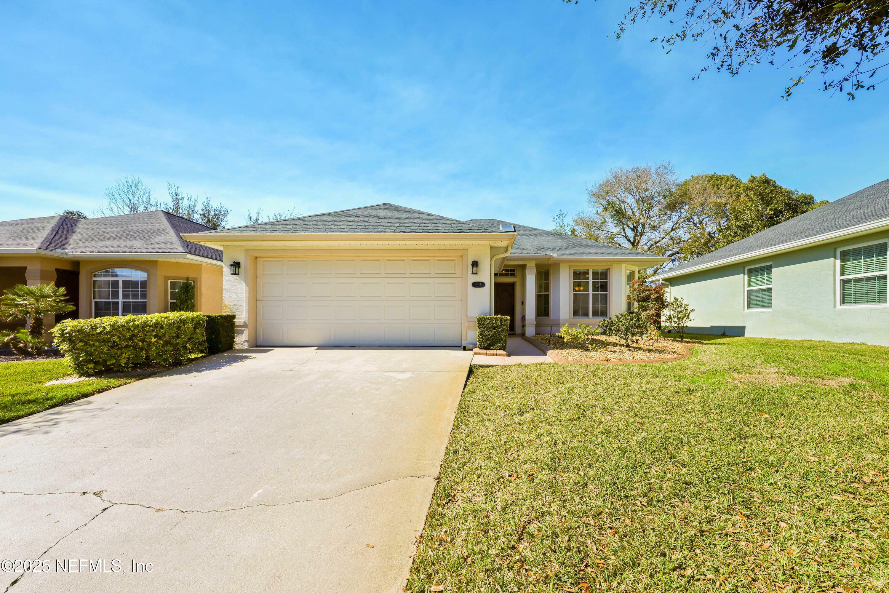 Property Photo: 1017 Ridgewood Lane FL 32086