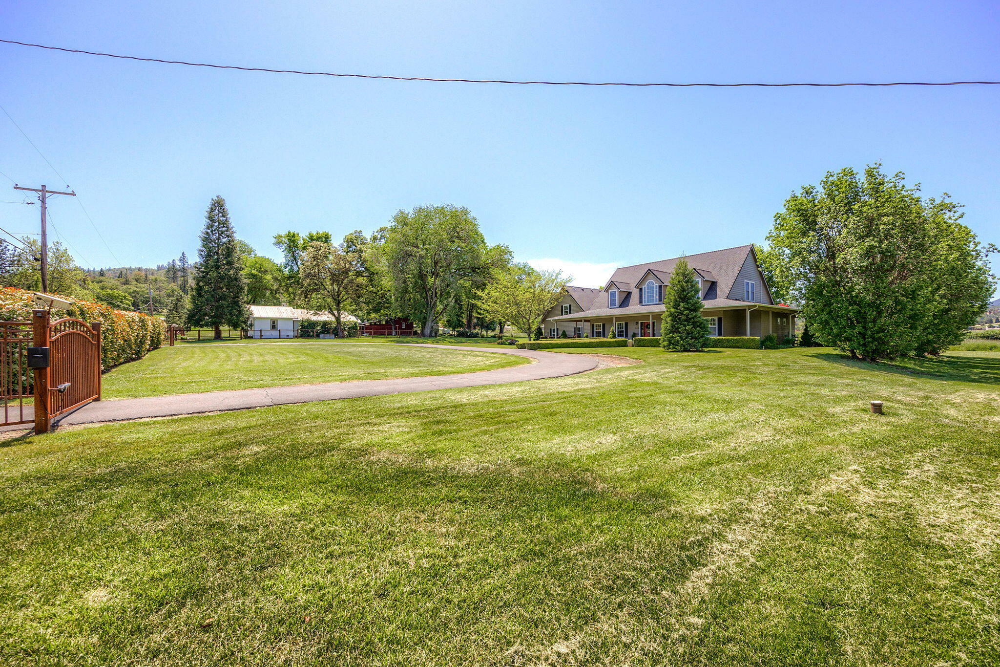 Property Photo:  1760 Minear Road  OR 97501 