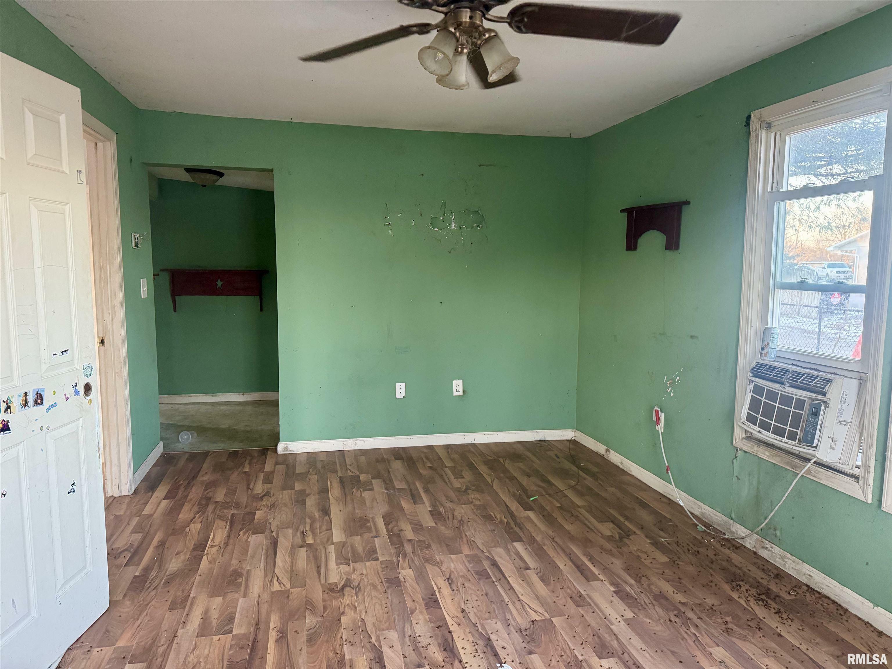 Property Photo:  202 W Avenue I Street  IL 61542 