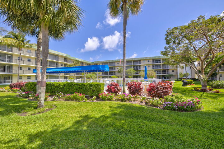 Property Photo:  806 SE 7th Street 201  FL 33441