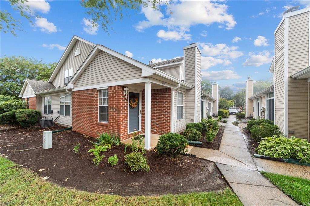 Property Photo: 1707 Orchard Way VA 23320