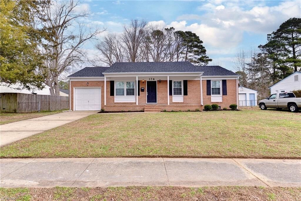Property Photo:  174 Ridgewood Pw  VA 23608 