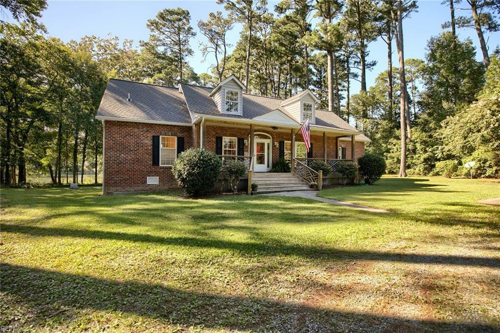 Property Photo: 237 Hunleys Cove Ln VA 23035