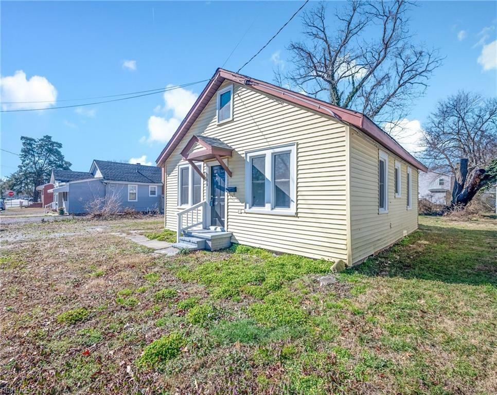 Property Photo: 415 Brightwood Ave VA 23661
