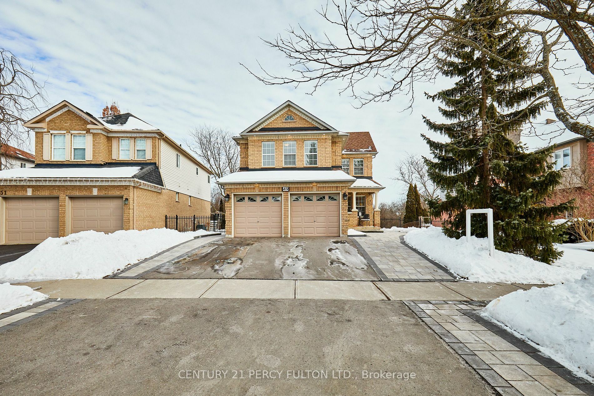 Property Photo:  49 Wetherburn Dr  ON L1P 1M7 