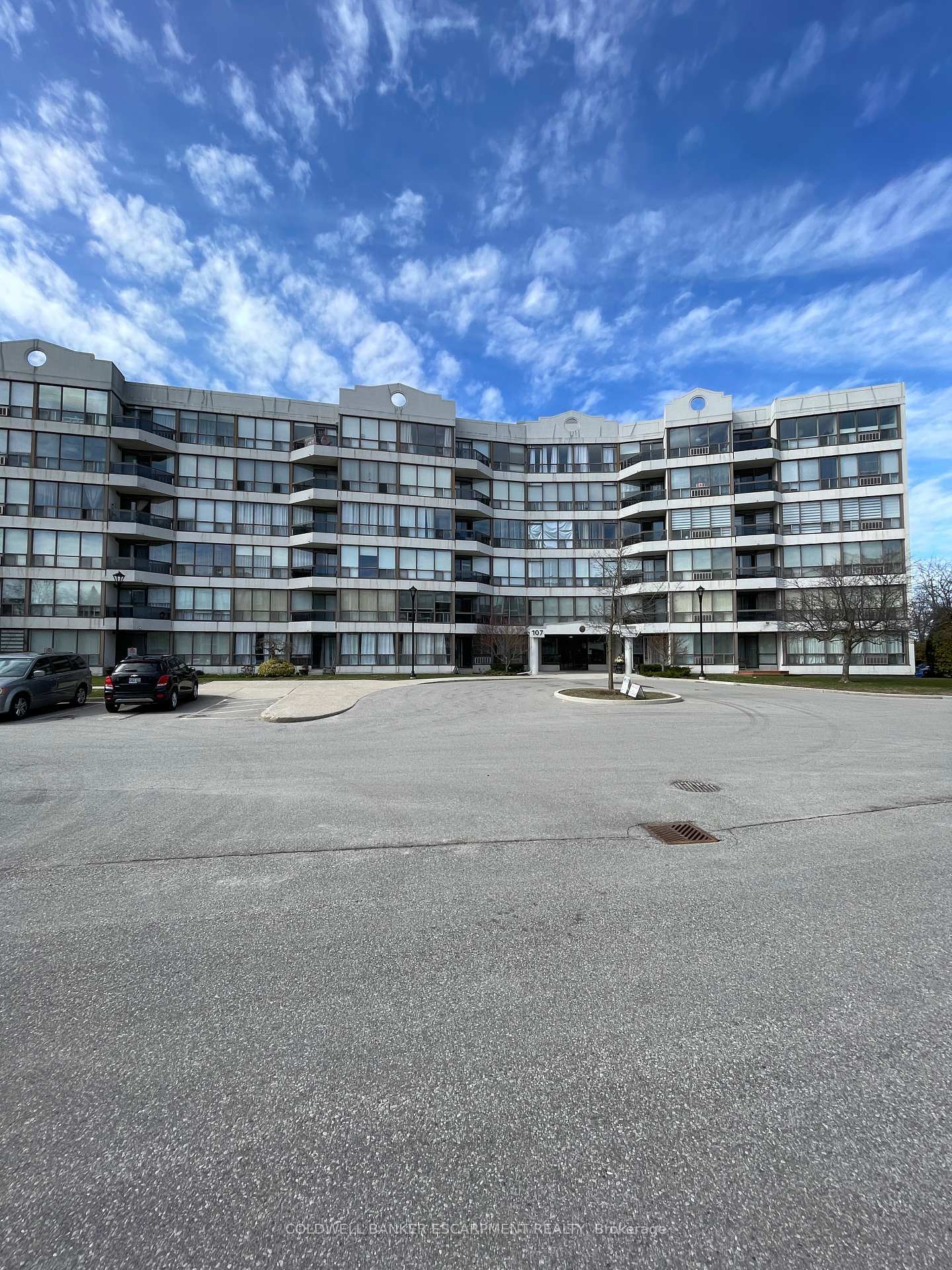 Property Photo: 107 Bagot Street 105 ON N1H 8H5