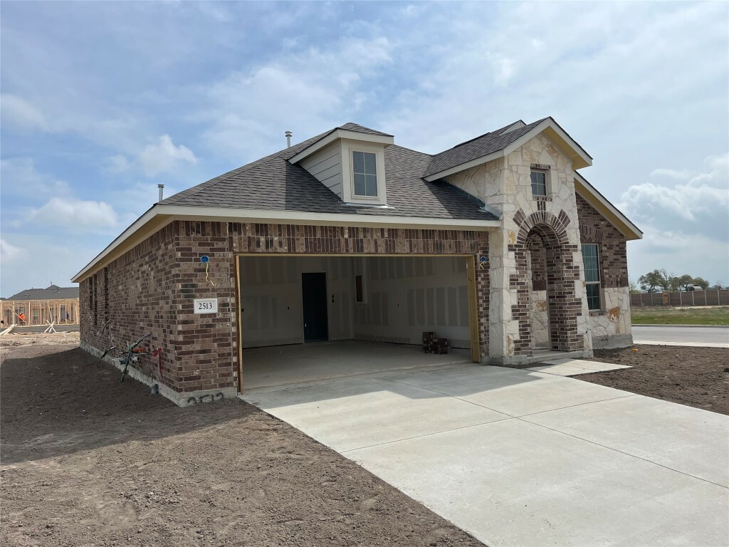 Property Photo: 2513 Walking Y Road TX 78633