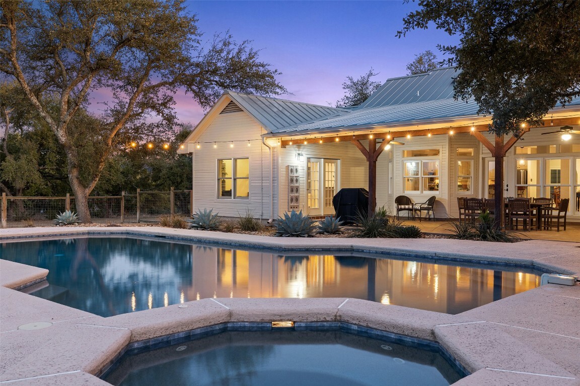 Property Photo: 18 Longwood Road TX 78737