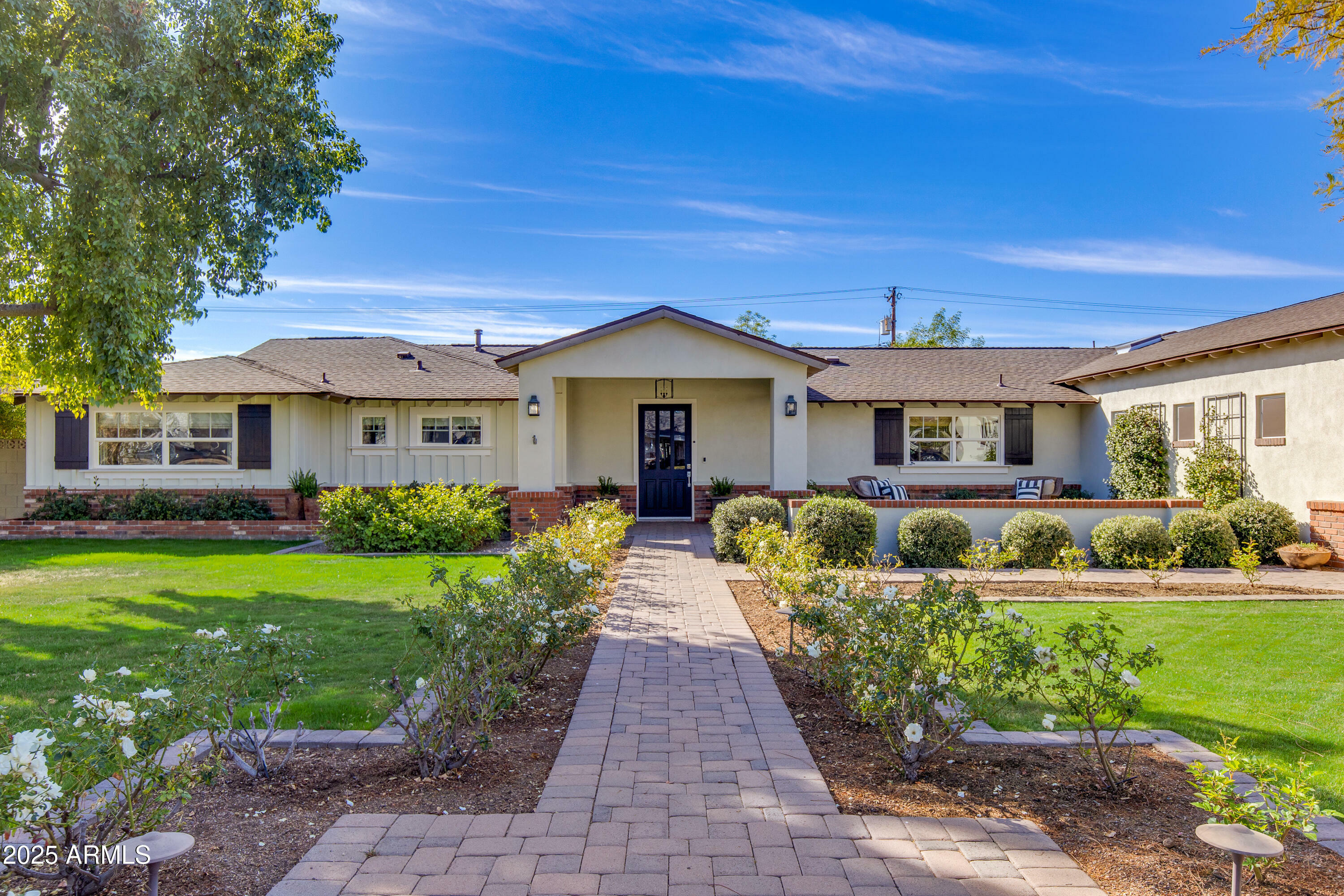 Property Photo: 3727 E Highland Avenue AZ 85018