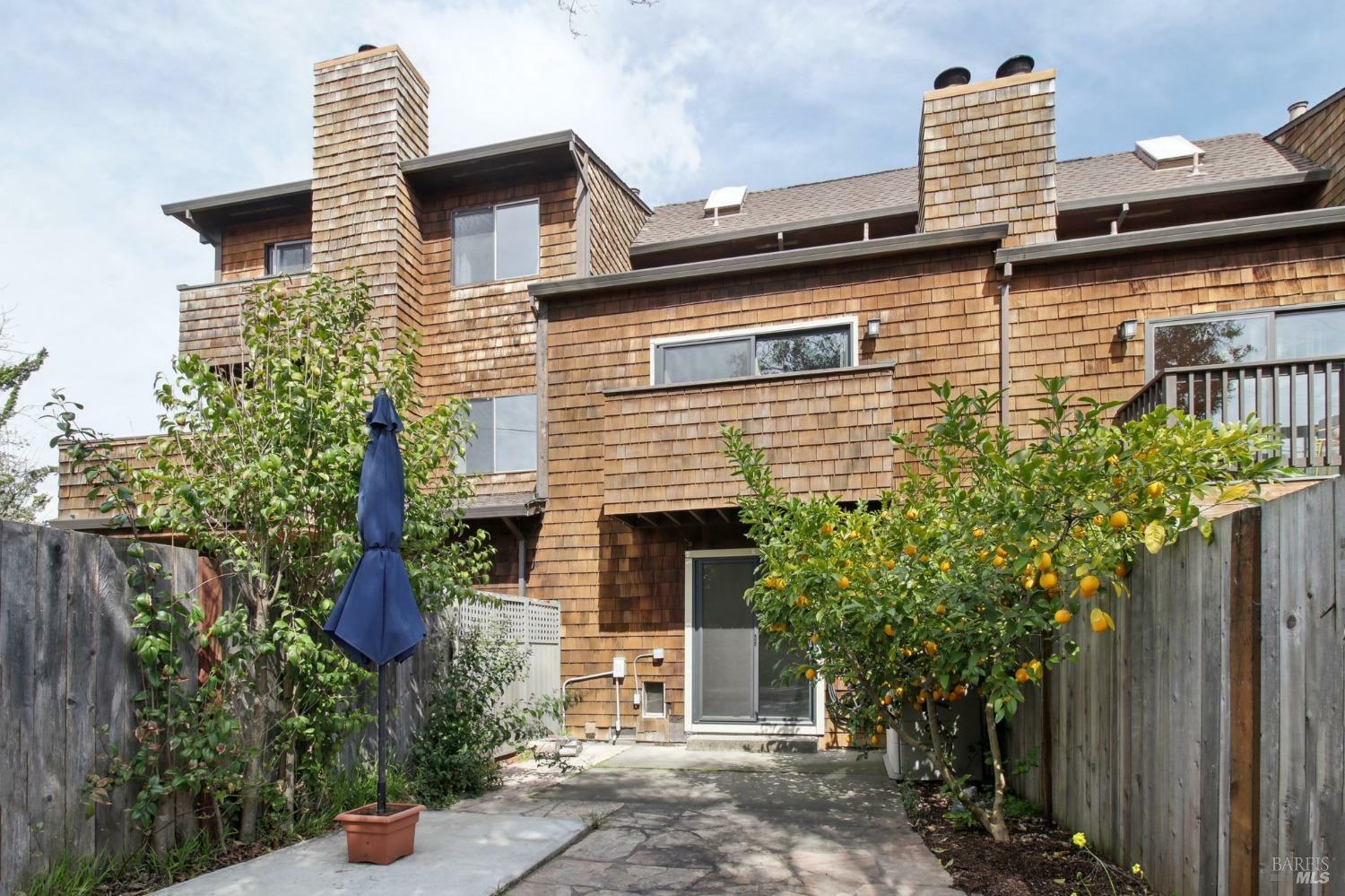 15 Liberty Lane  Petaluma CA 94952 photo