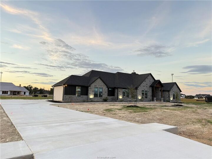 Property Photo: 7823 Luke Court TX 77808