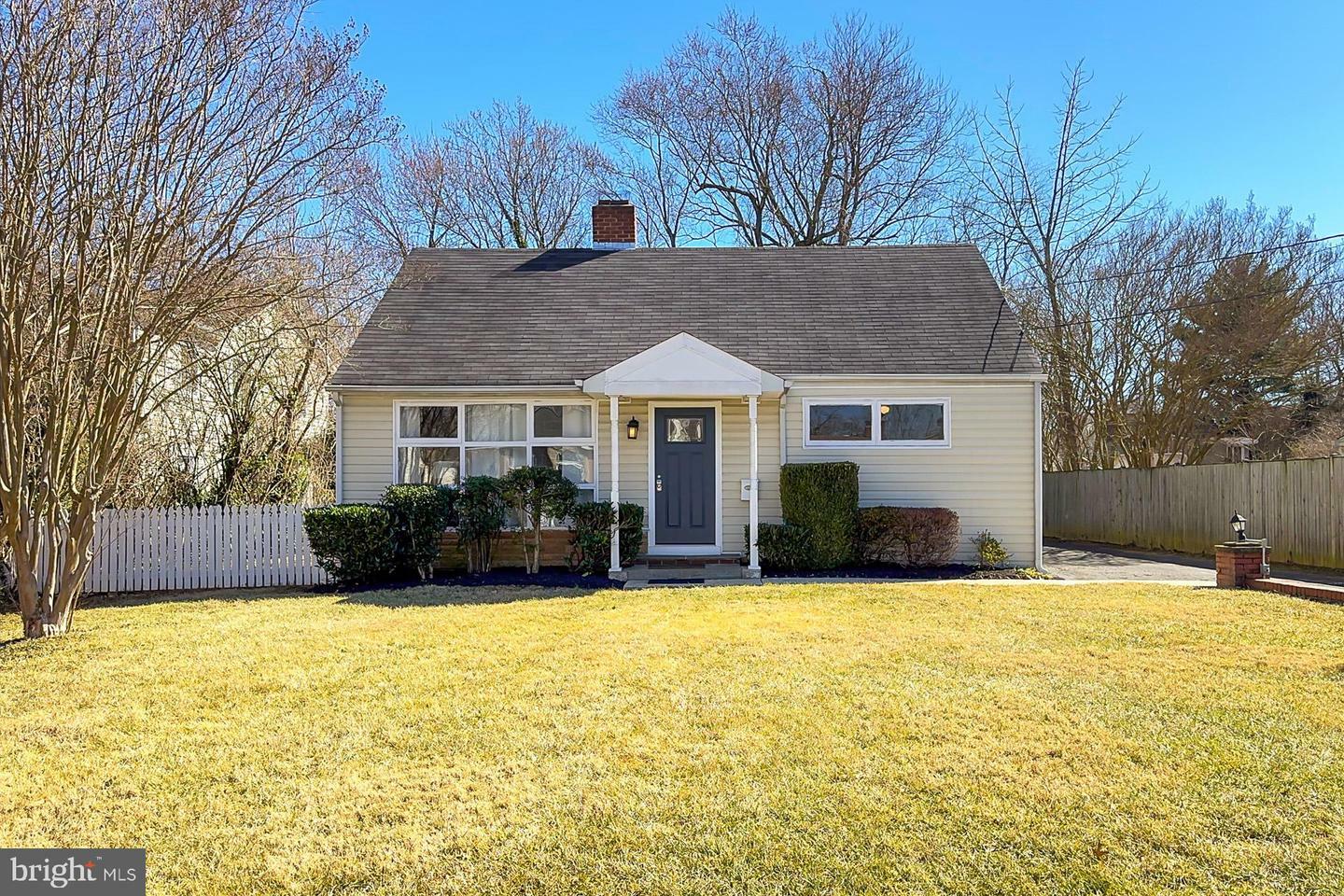 Property Photo: 3117 Annandale Road VA 22042
