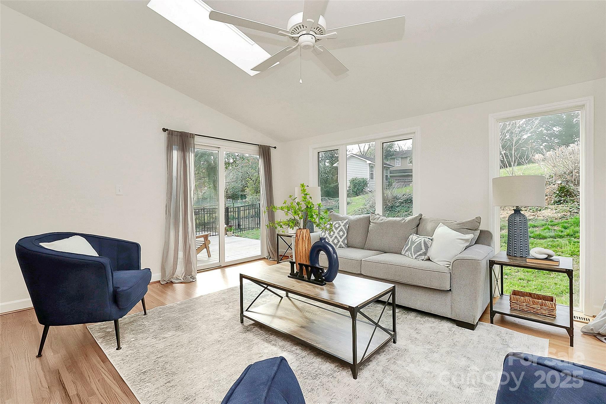 Property Photo: 3828 Chandworth Road NC 28210