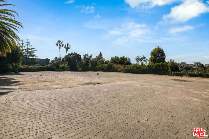 Property Photo:  10835 Bellagio Rd  CA 90077 