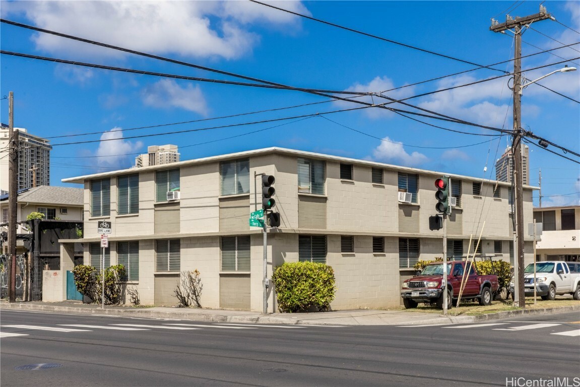 746 McCully Street  Honolulu HI 96826 photo