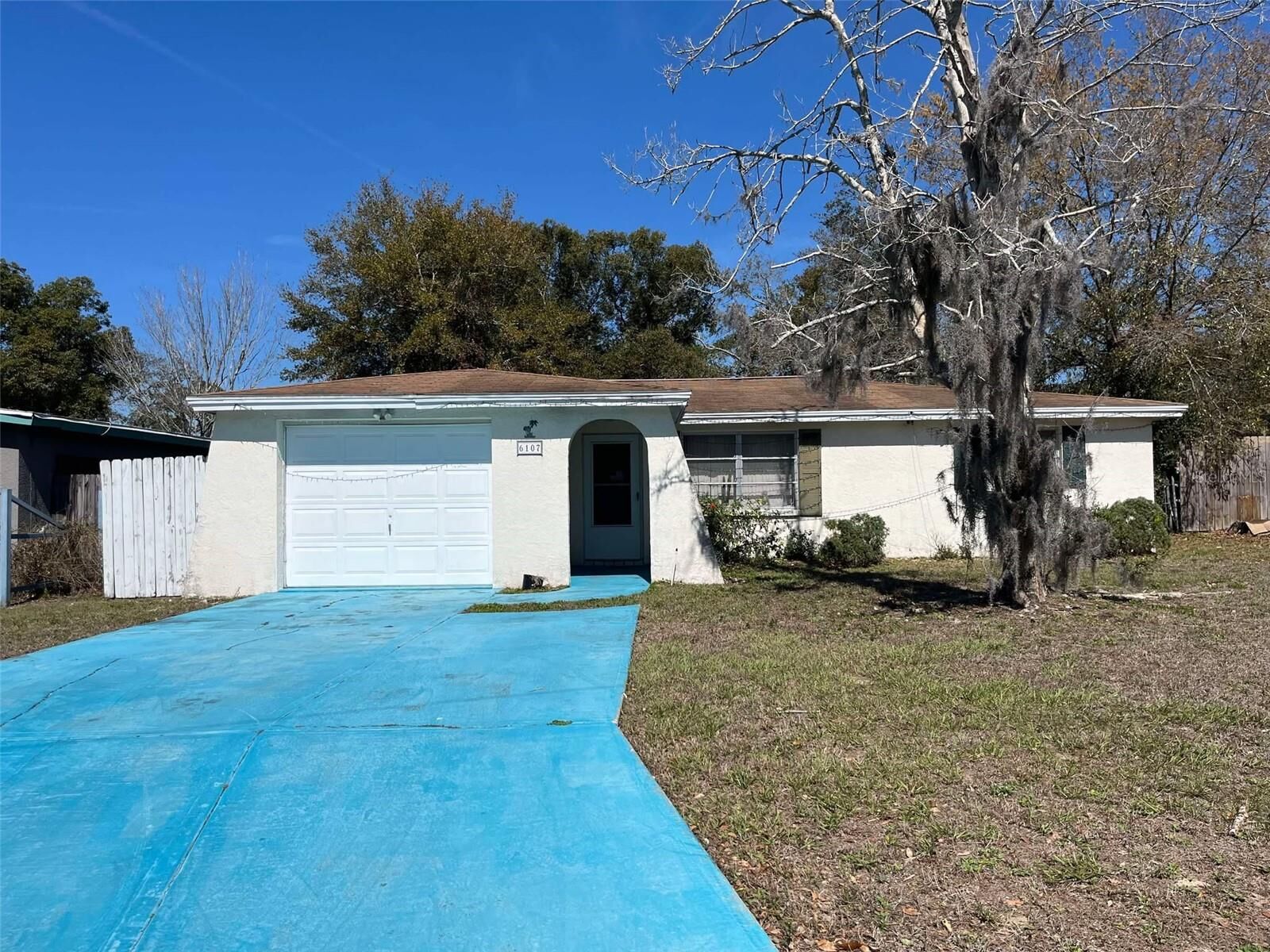 Property Photo: 6107 Montana Avenue FL 34653