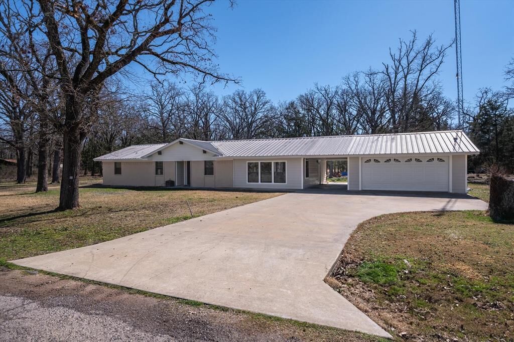 Property Photo:  110 Vz County Road 2121  TX 75103 