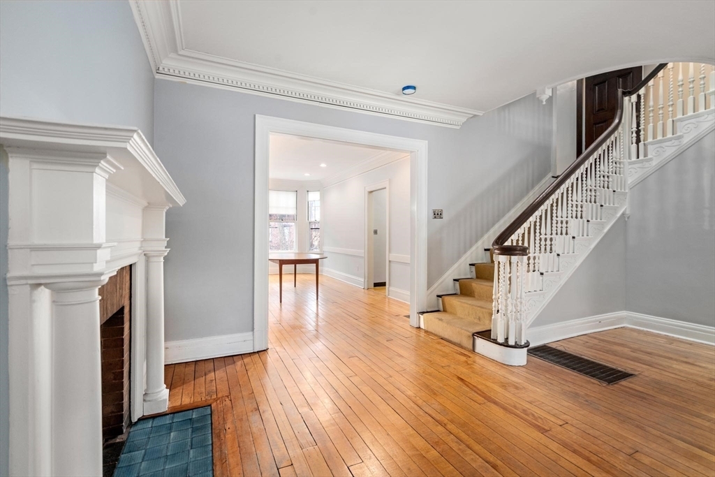 Property Photo:  80 Monmouth St 1  MA 02446 