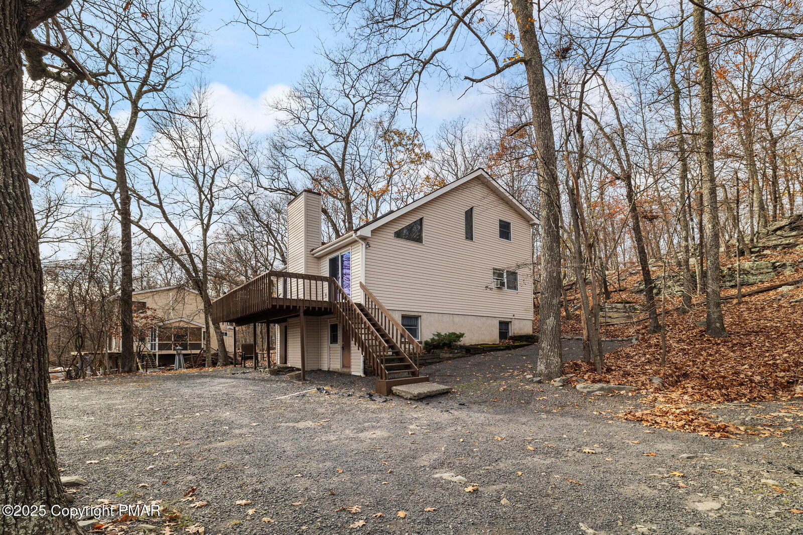 Property Photo: 2096 Scarborough Way PA 18324