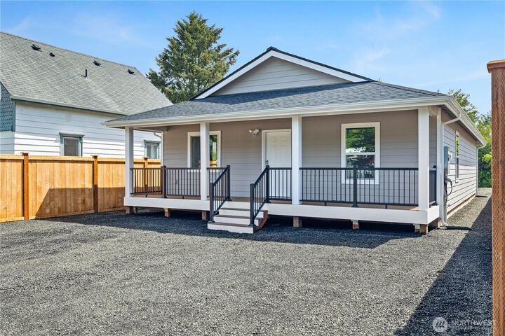 Property Photo: 901 S Melbourne WA 98595