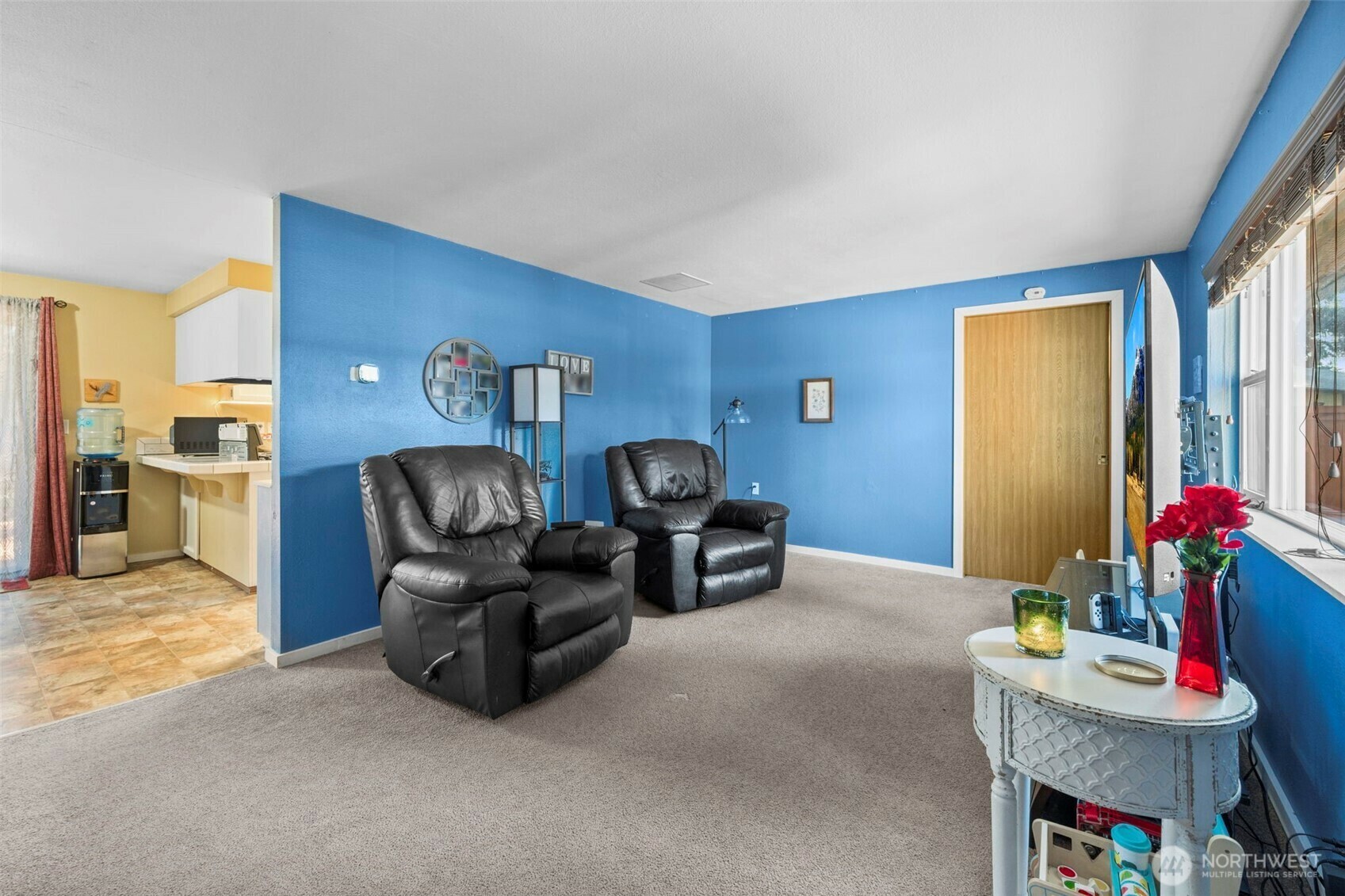 Property Photo: 8842 Daffodil Lane SE WA 98513