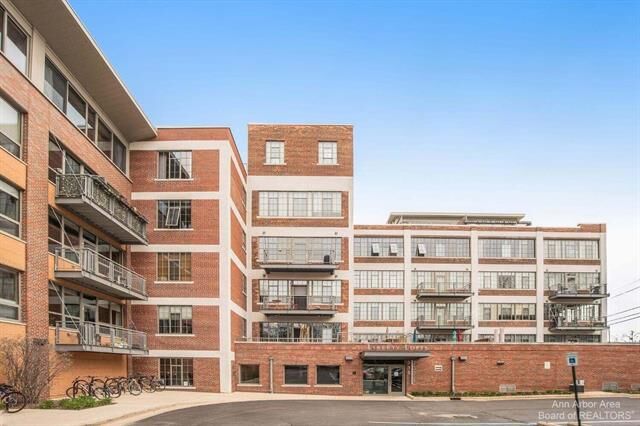 315 2nd Street #406  Ann Arbor MI 48103 photo