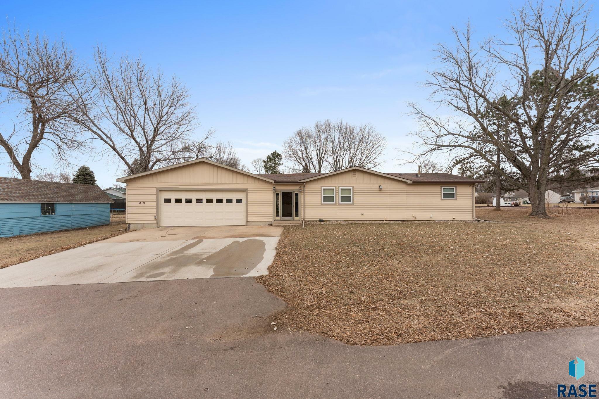 Property Photo:  210 Box Elder St  SD 57068 