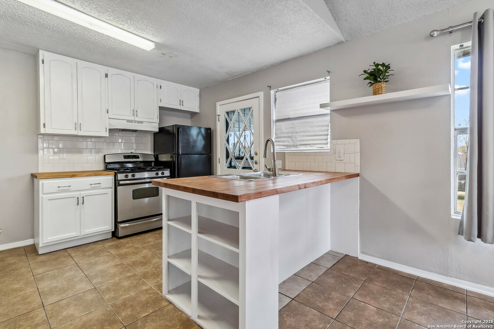 102 Esma 2  San Antonio TX 78223 photo