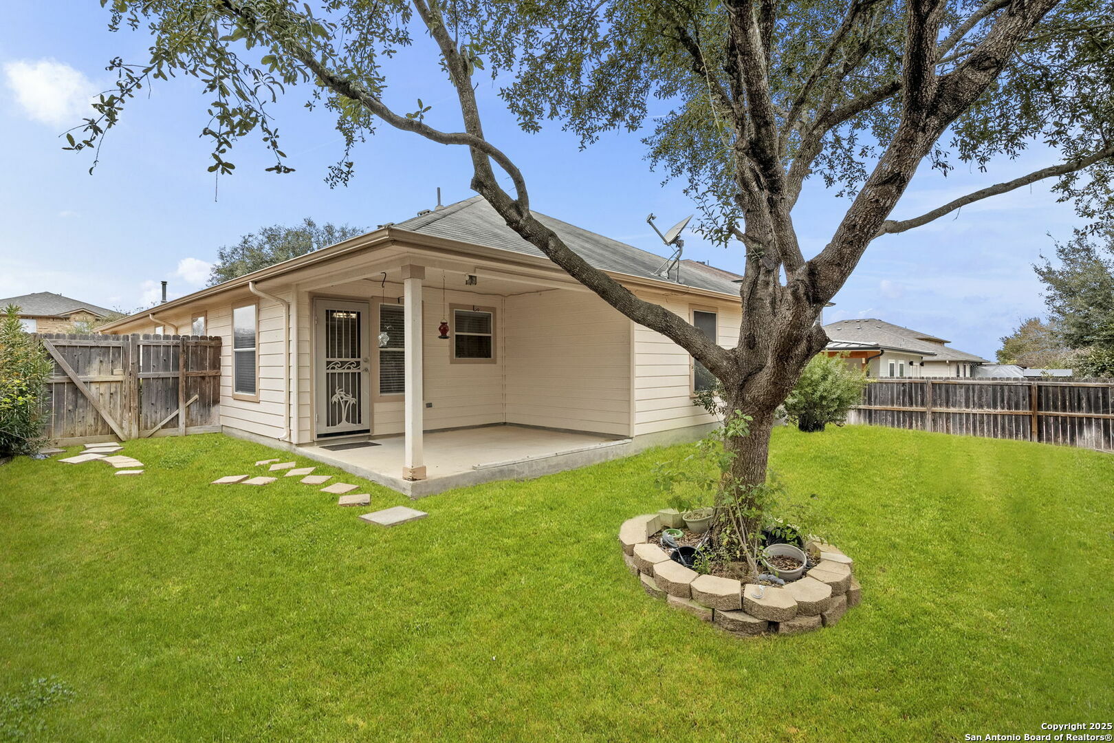 Property Photo: 725 Fountain Gate TX 78108