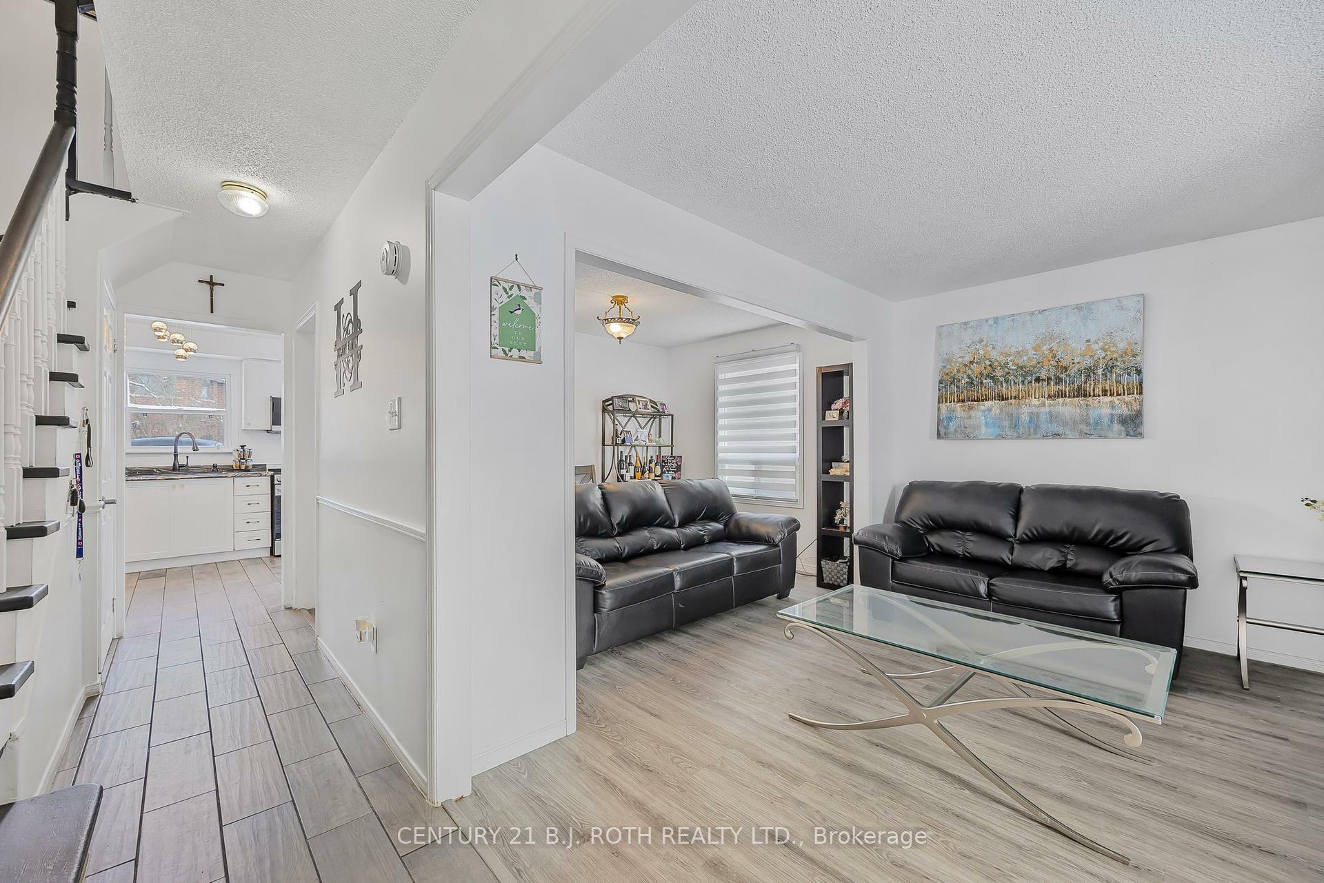 13 Wallace Dr  Barrie ON L4N 7E2 photo