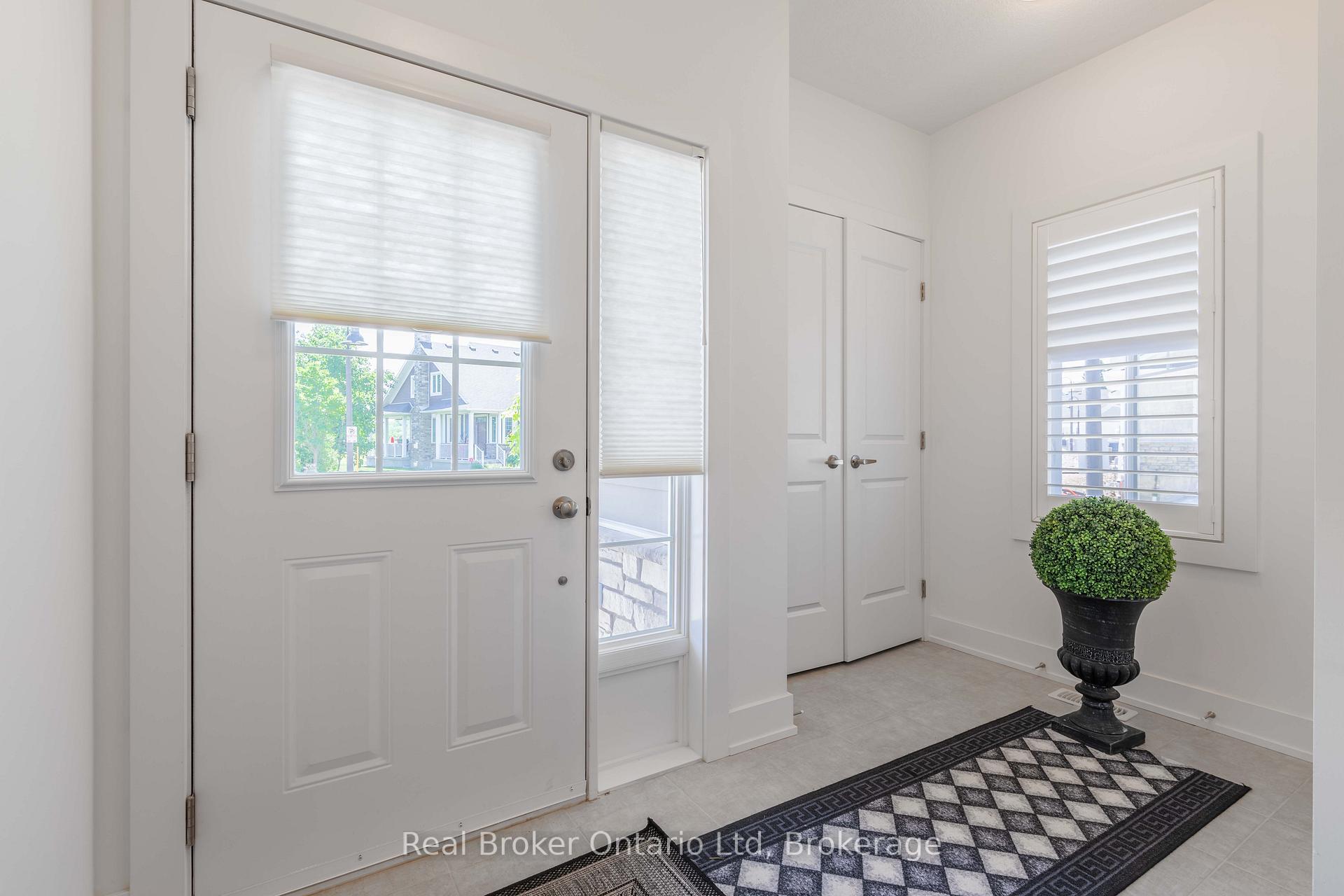 Property Photo: 221 Ironwood Way 18 ON N0H 1S0