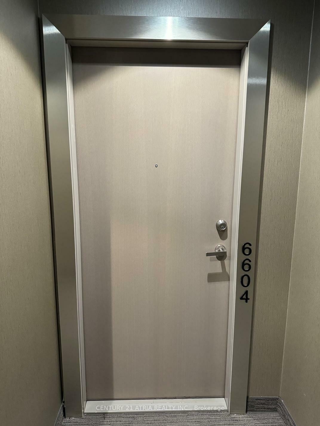 Property Photo: 100 Harbour St 6604 ON M5J 0B5