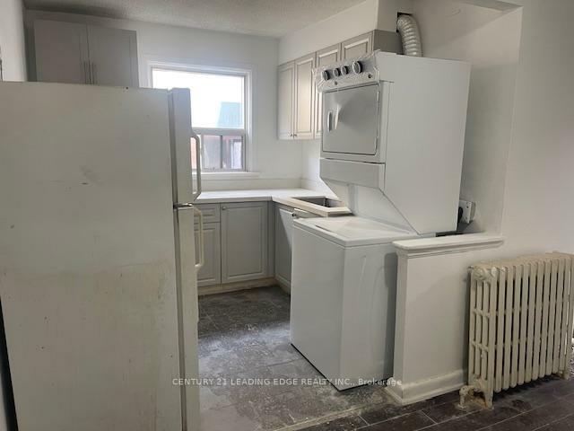 Property Photo:  1516 Eglinton Ave W Apt 2  ON M6E 2G8 