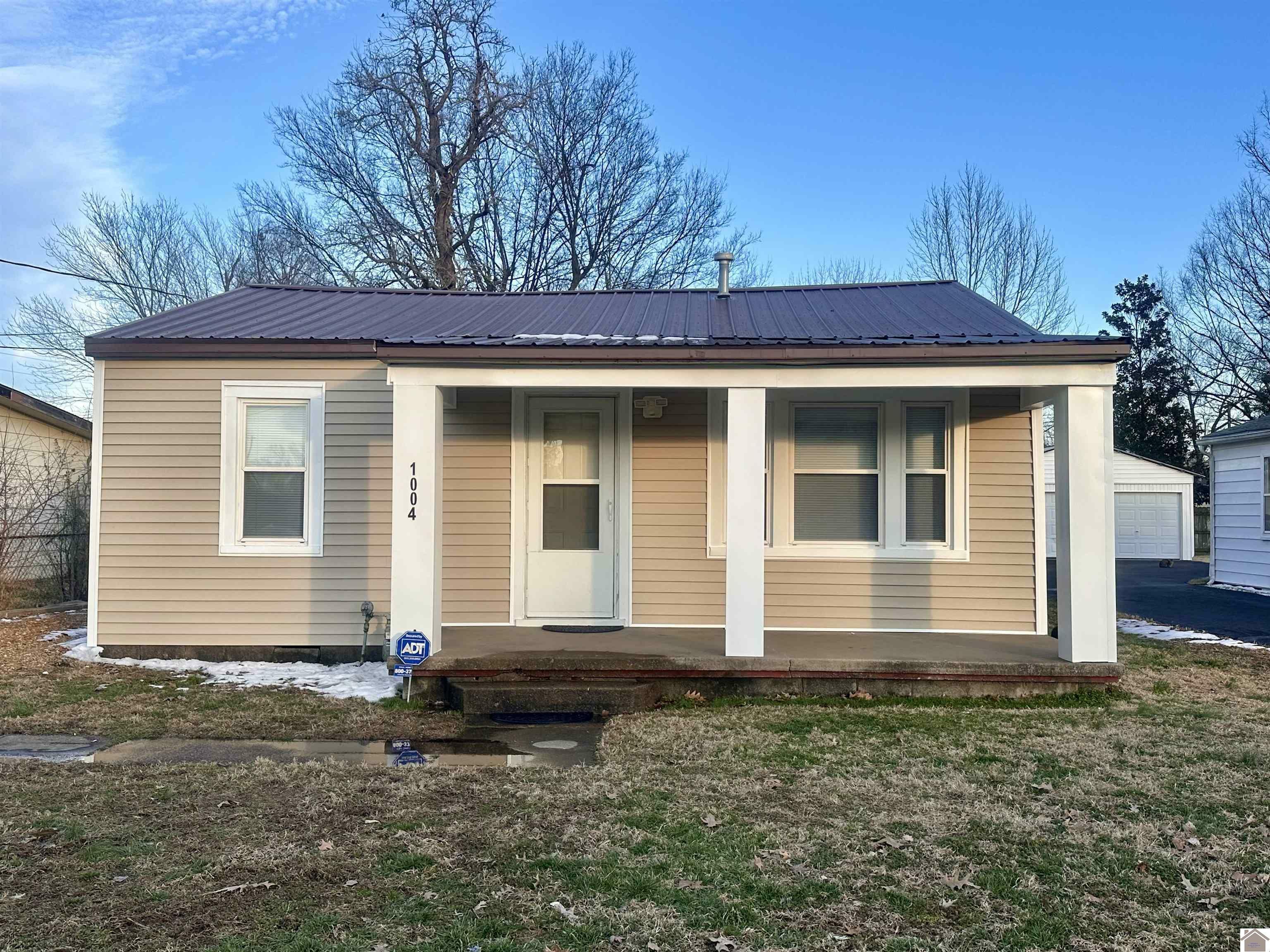 Property Photo:  1004 Yarbro Lane  KY 42003 