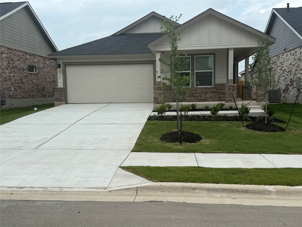 Property Photo: 115 Sormonne Loop TX 78640